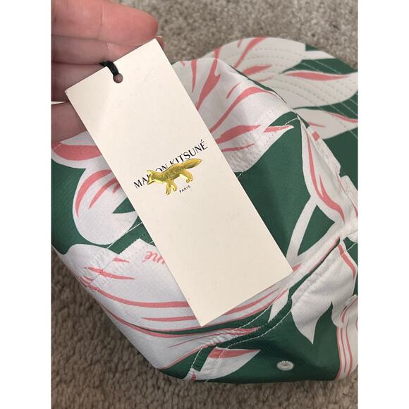 Maison Kitsuné Embroidered Flower 5 Panel Cap Green/White/Pink One Size NWT - Picture 6 of 11